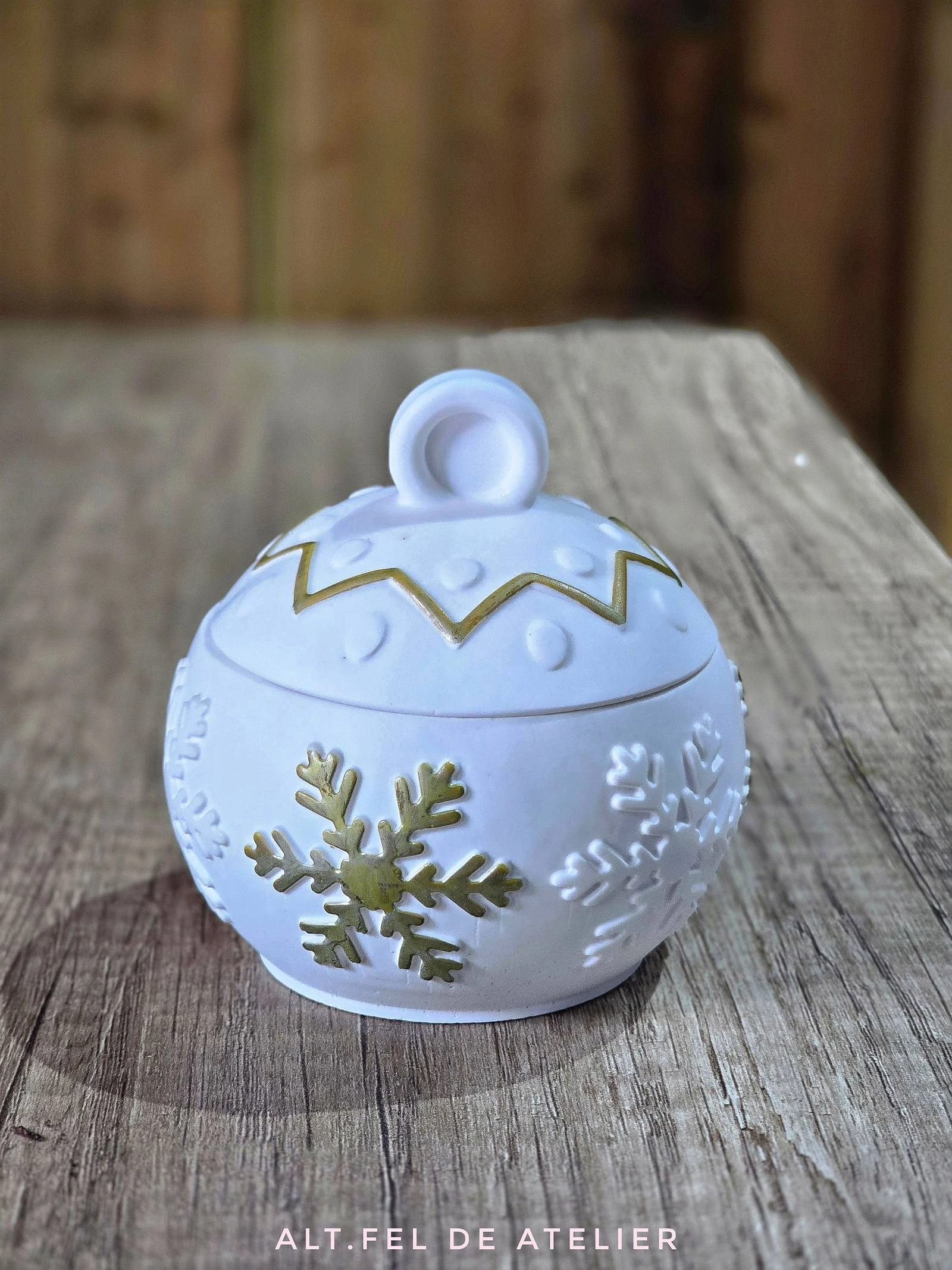 Set cadou Aranjament Craciun + Lumanare artizanala Glob - imagine 2